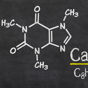 氯乙酸在医药工业中用于制备合成咖啡因、肾上腺素、氨基乙酸、维生素Ｂ６、金霉素等的中间体